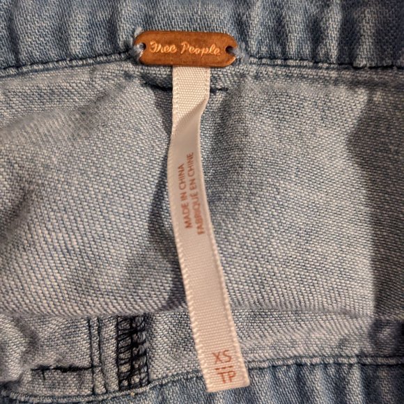 Free People Sami Medium Wash Denim Button-Front Halter Mini Dress - size XS - Picture 11 of 11